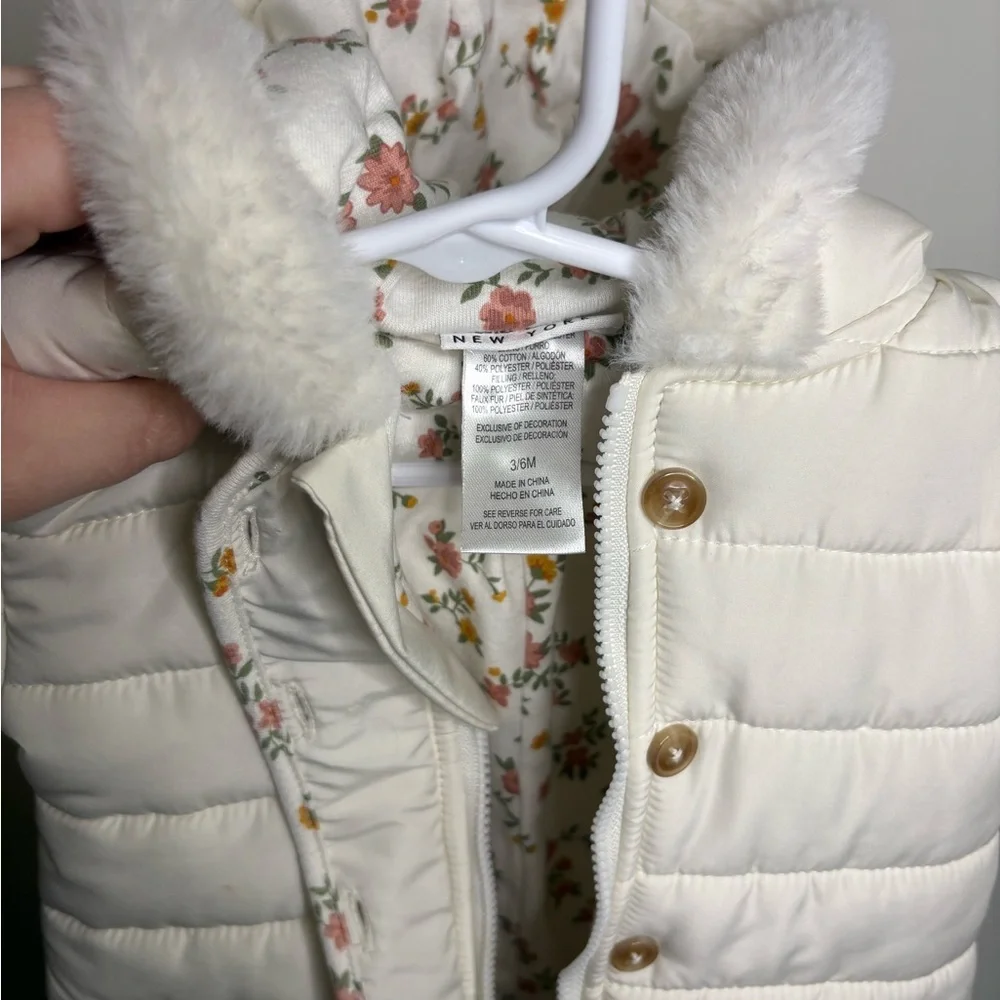 Nicole Miller White Baby Snowsuit with Floral Accents - Picture 3 of 3